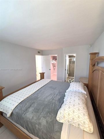 2400 NE 10th Street 104, Pompano Beach, FL 33062