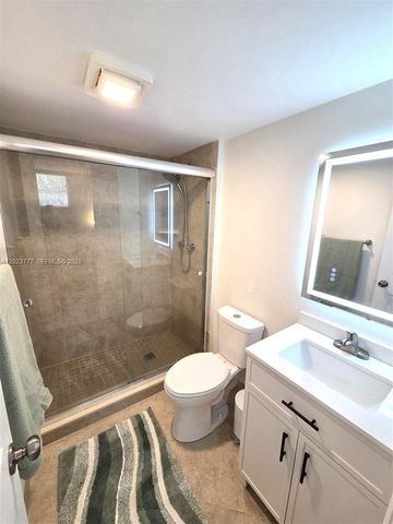 2400 NE 10th Street 104, Pompano Beach, FL 33062