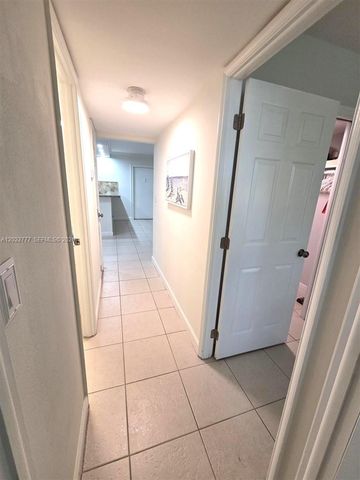 2400 NE 10th Street 104, Pompano Beach, FL 33062