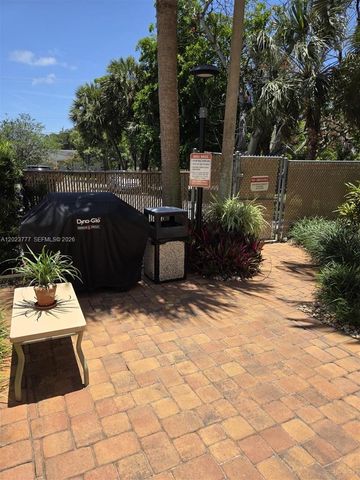 2400 NE 10th Street 104, Pompano Beach, FL 33062