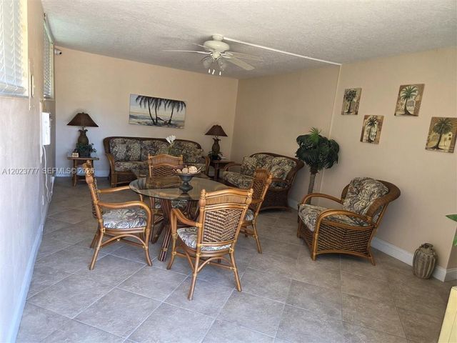 2400 NE 10th Street 104, Pompano Beach, FL 33062