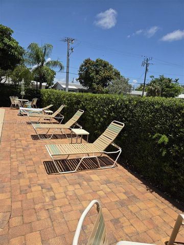 2400 NE 10th Street 104, Pompano Beach, FL 33062