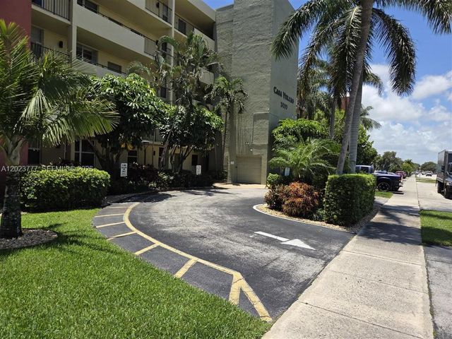 2400 NE 10th Street 104, Pompano Beach, FL 33062