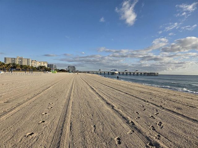 2400 NE 10th Street 104, Pompano Beach, FL 33062