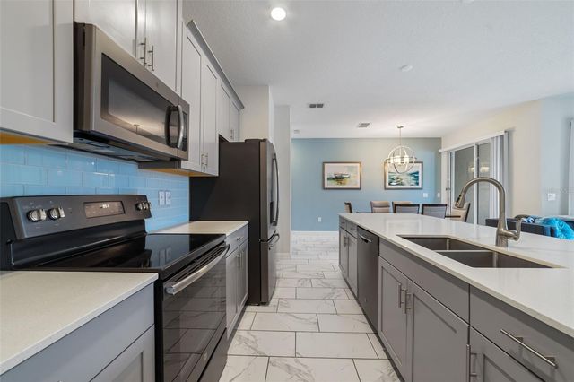 388 OCEAN COURSE AVENUE, Davenport, FL 33896