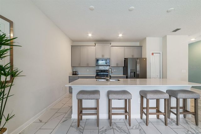 388 OCEAN COURSE AVENUE, Davenport, FL 33896