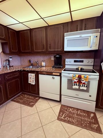 8330 Sands Point Blvd N208, Tamarac, FL 33321