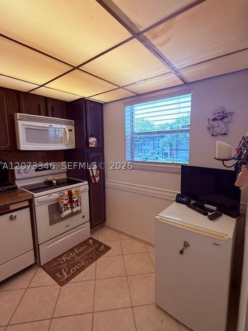 8330 Sands Point Blvd N208, Tamarac, FL 33321