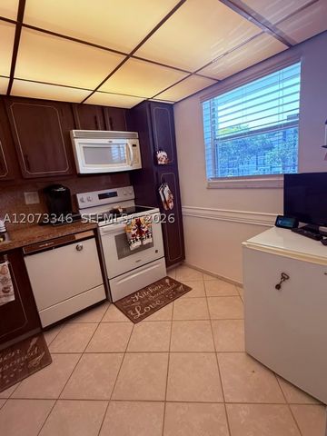 8330 Sands Point Blvd N208, Tamarac, FL 33321
