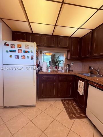 8330 Sands Point Blvd N208, Tamarac, FL 33321