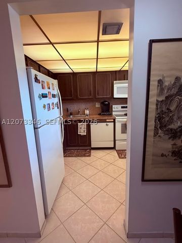 8330 Sands Point Blvd N208, Tamarac, FL 33321