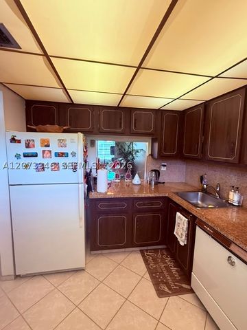8330 Sands Point Blvd N208, Tamarac, FL 33321