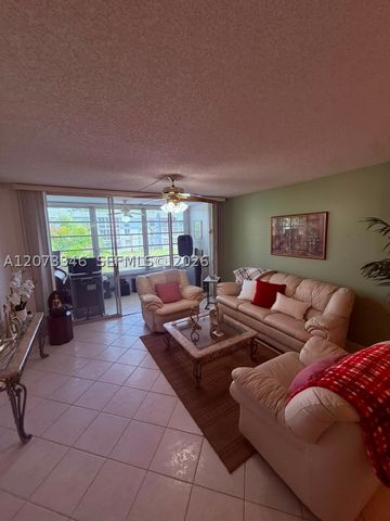 8330 Sands Point Blvd N208, Tamarac, FL 33321