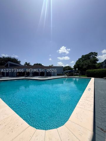 8330 Sands Point Blvd N208, Tamarac, FL 33321