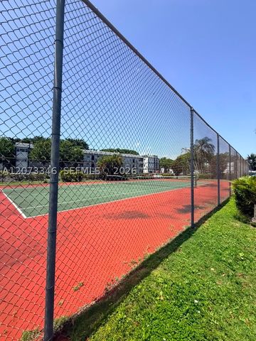 8330 Sands Point Blvd N208, Tamarac, FL 33321