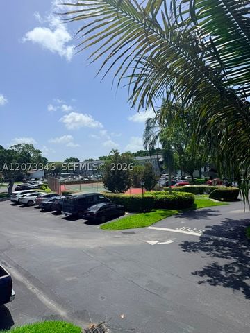 8330 Sands Point Blvd N208, Tamarac, FL 33321