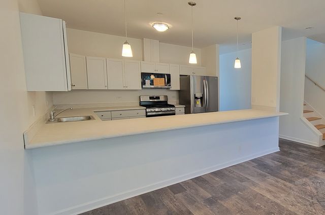 321 W. Prospect Avenue, Mount Prospect, IL 60056