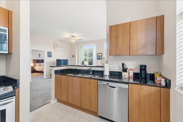 700 E Boynton Beach Boulevard 101, Boynton Beach, FL 33435