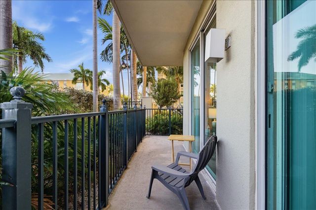 700 E Boynton Beach Boulevard 101, Boynton Beach, FL 33435