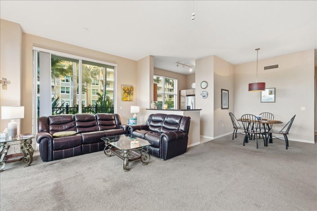 700 E Boynton Beach Boulevard 101, Boynton Beach, FL 33435