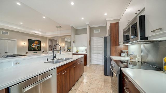 1718 86TH STREET NW, Bradenton, FL 34209