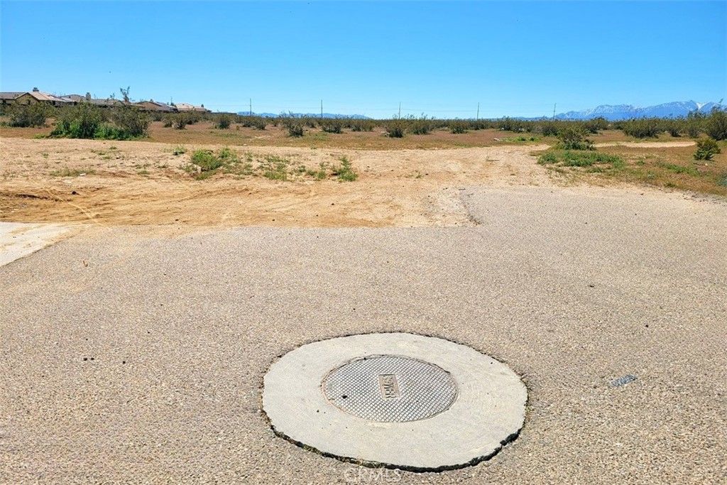 Image 12 of property listing at 5 Palmdale, Adelanto, CA 92301