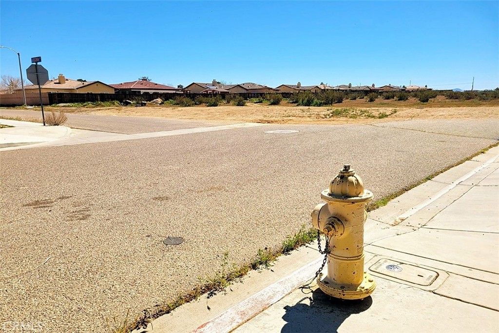 Image 14 of property listing at 5 Palmdale, Adelanto, CA 92301