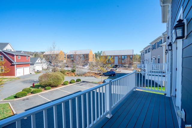 528 TRAILSIDE DR, Charlottesville, VA 22911