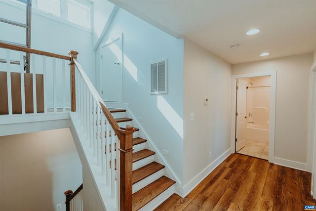 528 TRAILSIDE DR, Charlottesville, VA 22911