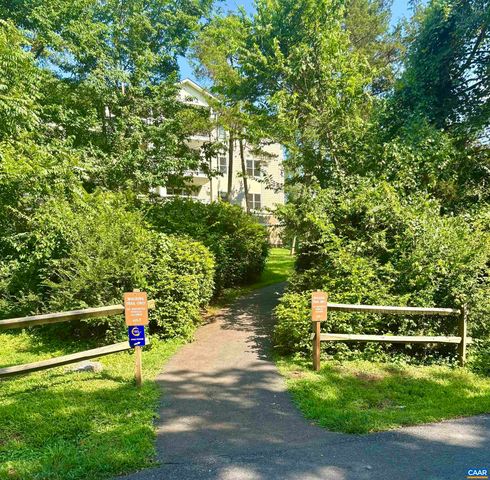 528 TRAILSIDE DR, Charlottesville, VA 22911