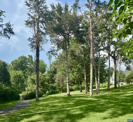 528 TRAILSIDE DR, Charlottesville, VA 22911