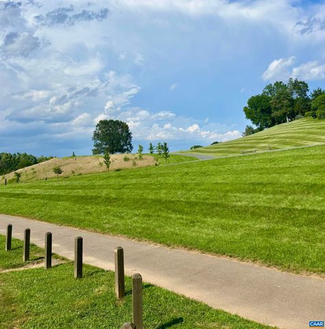 528 TRAILSIDE DR, Charlottesville, VA 22911