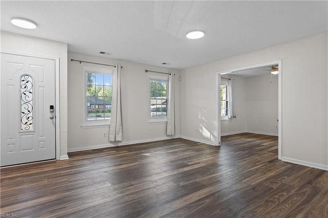 2920 Parapet CT, Chesapeake, VA 23323