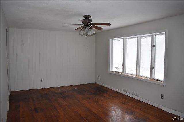 7620 Thompson Road, Cicero, NY 13212