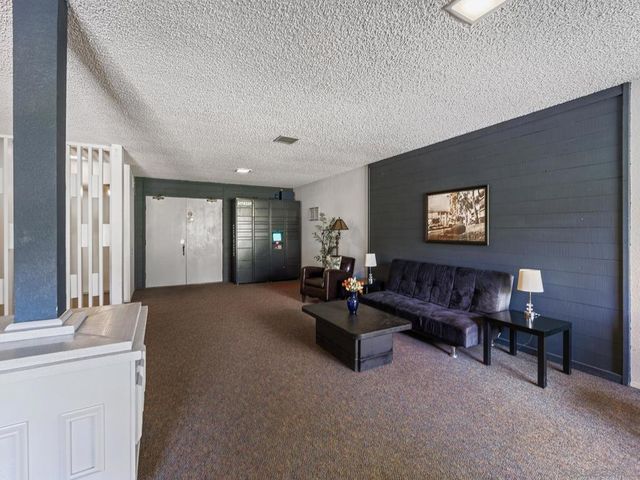 10425 Caminito Cuervo 209, San Diego, CA 92108