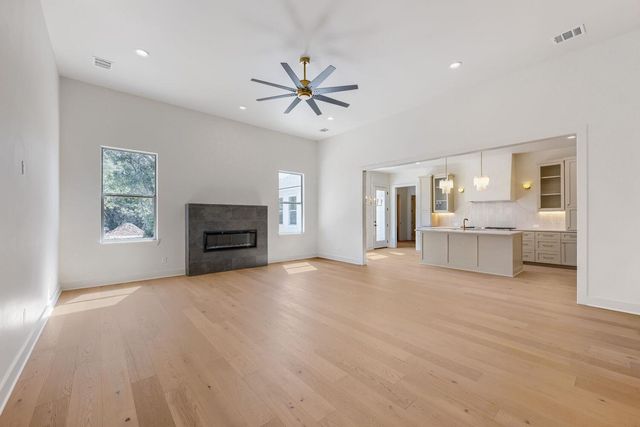 301 Onion Creek LN, Driftwood, TX 78619