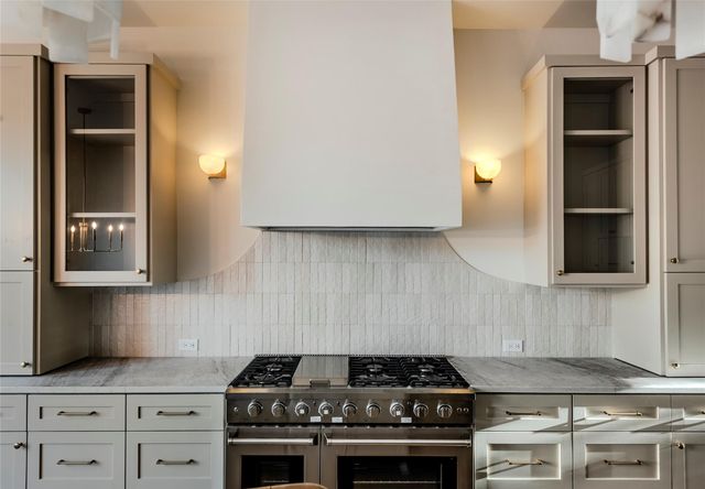 301 Onion Creek LN, Driftwood, TX 78619