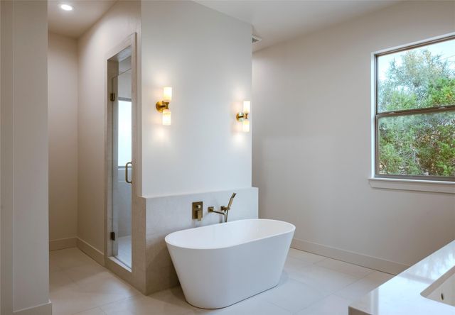 301 Onion Creek LN, Driftwood, TX 78619