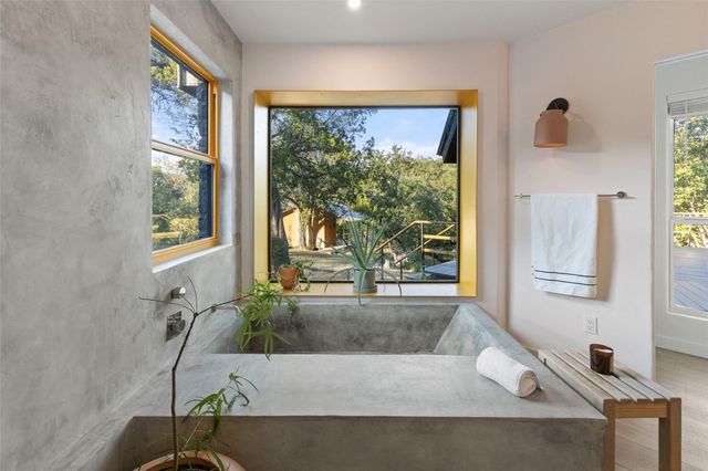 412 Rancho Grande DR, Wimberley, TX 78676