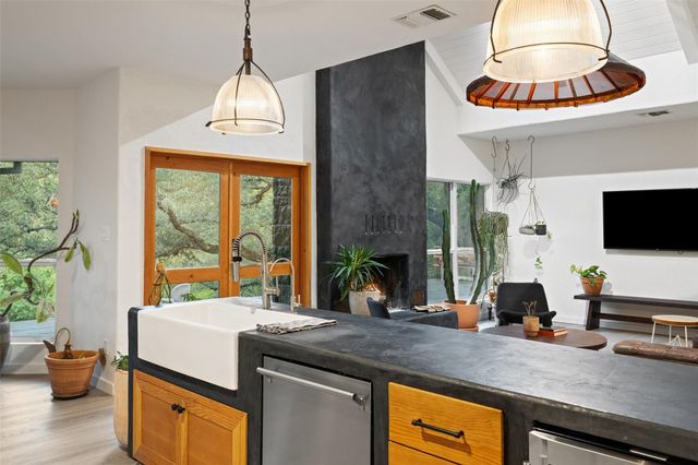 412 Rancho Grande DR, Wimberley, TX 78676
