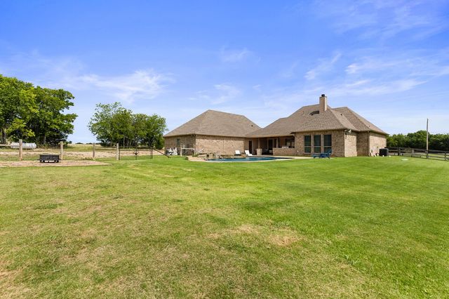 723 W Lee Avenue, Whitney, TX 76692