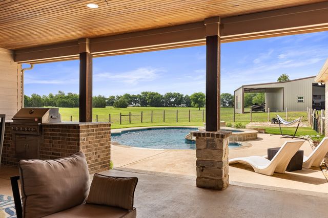 723 W Lee Avenue, Whitney, TX 76692