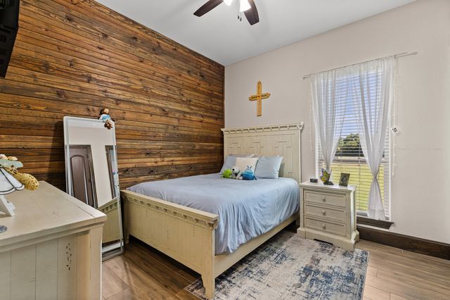 723 W Lee Avenue, Whitney, TX 76692