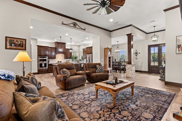 723 W Lee Avenue, Whitney, TX 76692