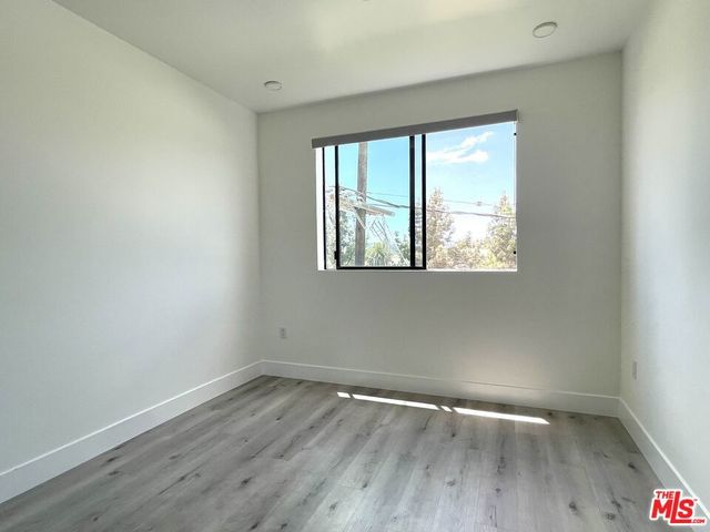 14612 Calvert Street 305, Van Nuys, CA 91411