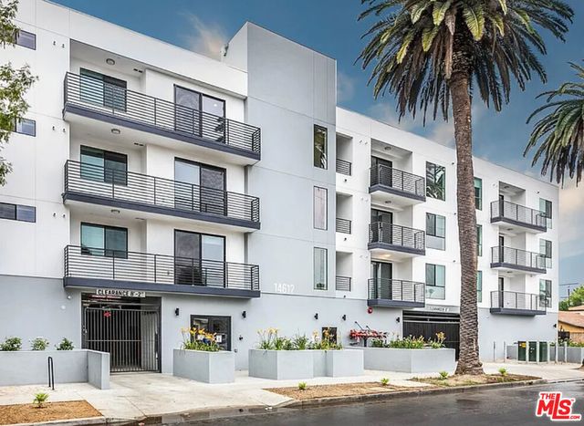 14612 Calvert Street 305, Van Nuys, CA 91411