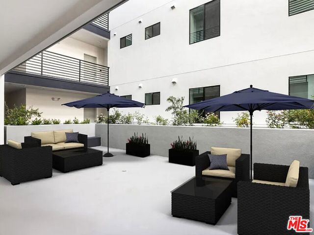 14612 Calvert Street 305, Van Nuys, CA 91411