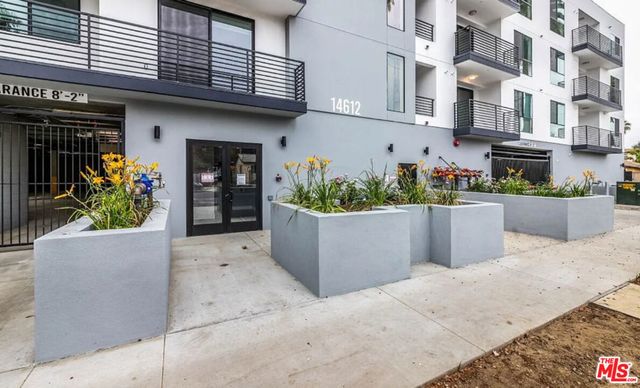 14612 Calvert Street 305, Van Nuys, CA 91411