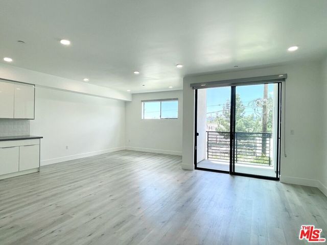 14612 Calvert Street 305, Van Nuys, CA 91411