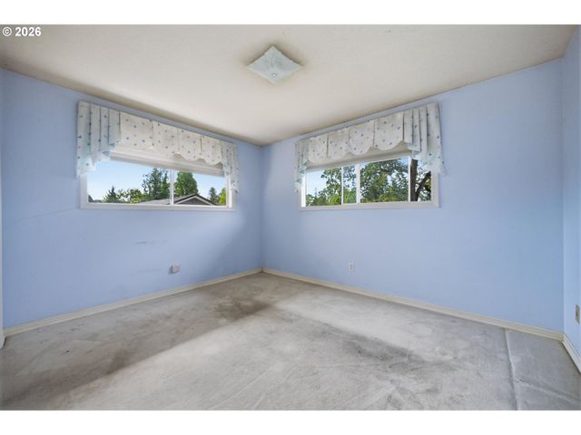 8530 Sw BIRCH St, Portland, OR 97223